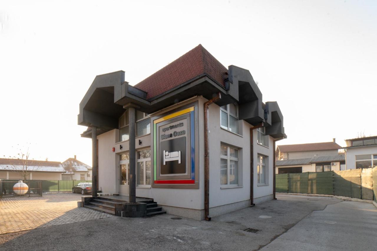 Apartments Slana Oaza トゥズラ エクステリア 写真