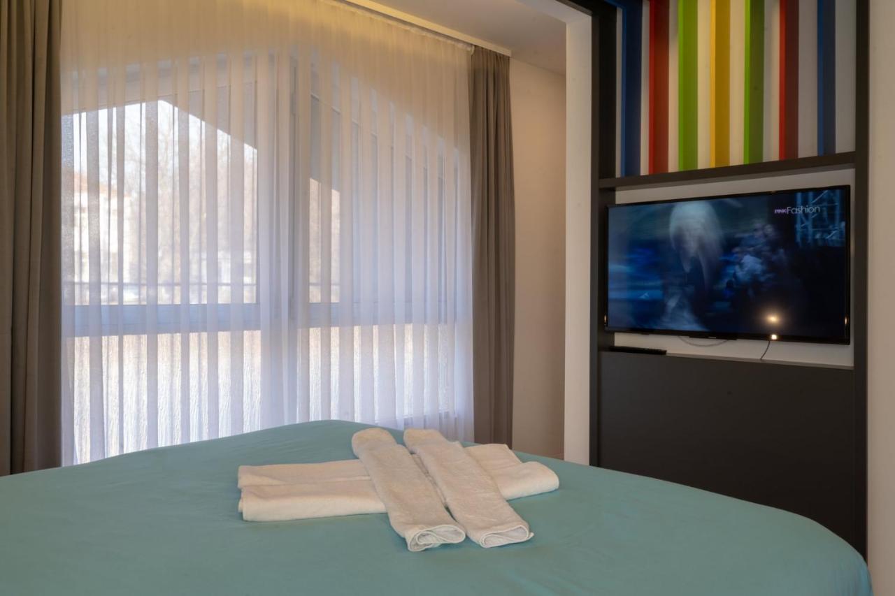 Apartments Slana Oaza トゥズラ エクステリア 写真